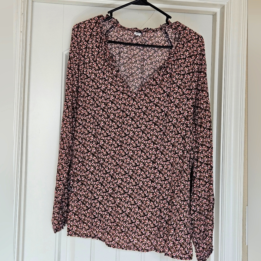 Floral print blouse